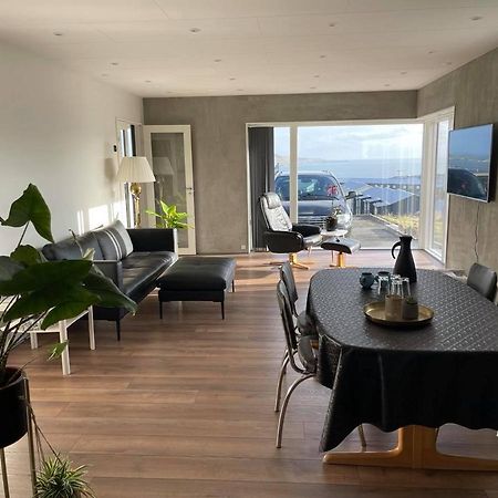 Modern Apartment With City & Oceanside View Torshavn Bagian luar foto